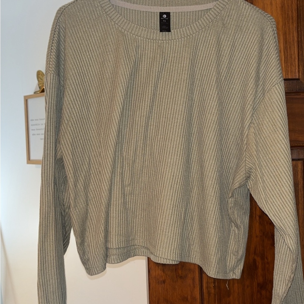 Cropped ribbed long sleeve